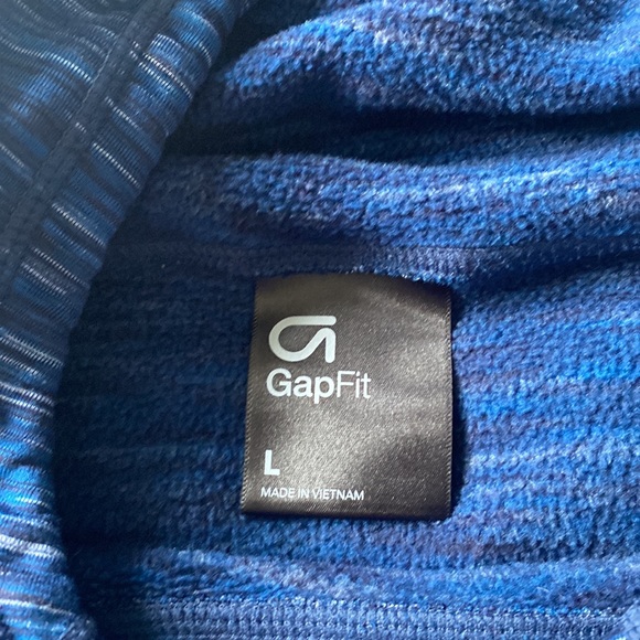Gap Fit pullover hoodie. - Picture 4 of 6